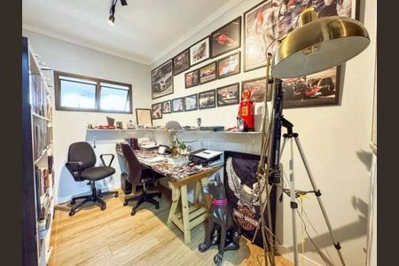 Apartamento à venda com 178m², 4 quartos e 2 vagasQuarto