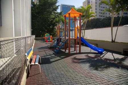 Apartamento à venda com 96m², 2 quartos e 1 vagaÁrea comum