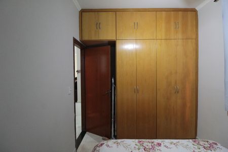 Apartamento à venda com 77m², 3 quartos e 1 vagaQuarto 2