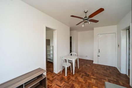 Sala de apartamento para alugar com 1 quarto, 45m² em Vila Jardim, Porto Alegre