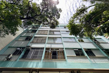 Apartamento à venda com 172m², 3 quartos e 1 vaga Apartamento à venda com 172m², 3 quartos e 1 vagaFachada