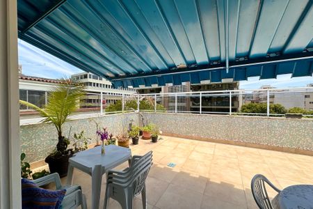 Apartamento à venda com 172m², 3 quartos e 1 vaga Apartamento à venda com 172m², 3 quartos e 1 vagaVaranda