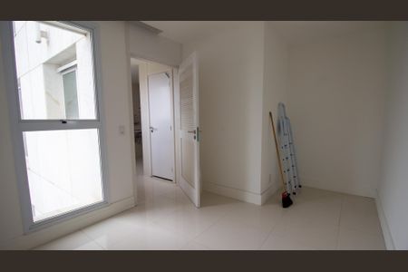Apartamento à venda com 384m², 4 quartos e 5 vagasQuarto de Serviço