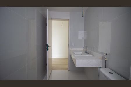 Apartamento à venda com 384m², 4 quartos e 5 vagasBanheiro da Suíte 4
