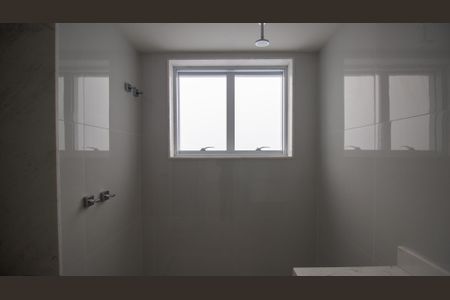 Apartamento à venda com 384m², 4 quartos e 5 vagasBanheiro 2 da Suíte 1