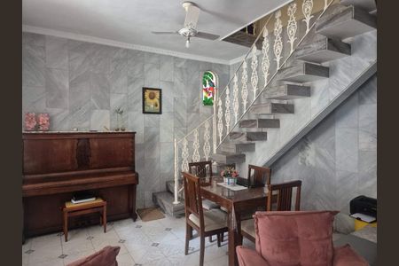 Casa à venda com 200m², 5 quartos e 2 vagas