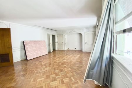 Apartamento à venda com 390m², 4 quartos e 1 vagaSuite