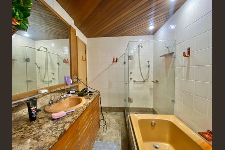 Apartamento à venda com 390m², 4 quartos e 1 vagaBanheiro social