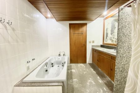 Apartamento à venda com 390m², 4 quartos e 1 vagaSuite