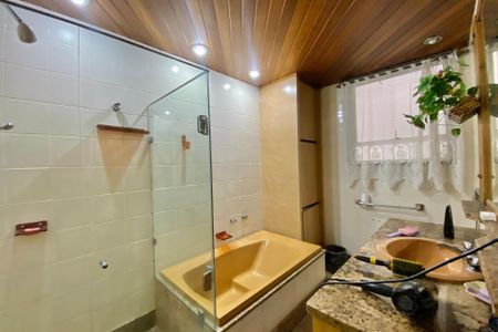 Apartamento à venda com 390m², 4 quartos e 1 vagaBanheiro social