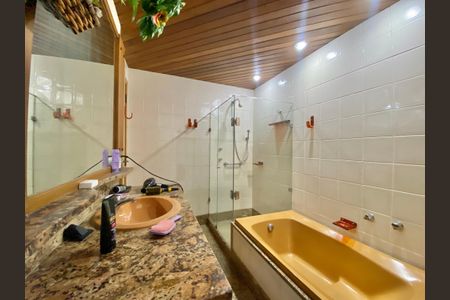 Apartamento à venda com 390m², 4 quartos e 1 vagaBanheiro social