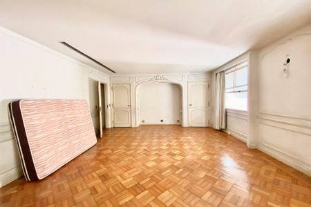 Apartamento à venda com 390m², 4 quartos e 1 vagaSuite