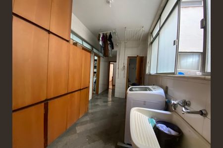 Apartamento à venda com 390m², 4 quartos e 1 vagaÁrea de Serviço