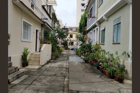 Casa à venda com 105m², 2 quartos e sem vaga