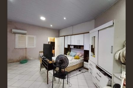 Casa à venda com 105m², 2 quartos e sem vaga