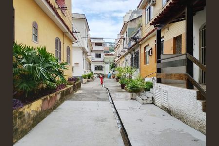 Casa à venda com 105m², 2 quartos e sem vaga