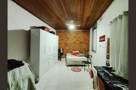 Casa à venda com 105m², 2 quartos e sem vaga