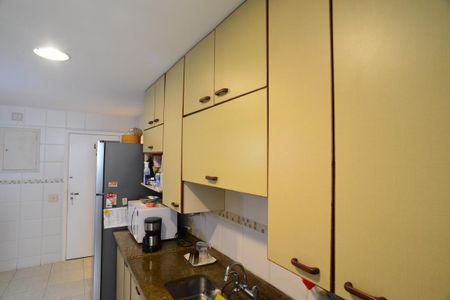 Apartamento à venda com 295m², 4 quartos e 2 vagas Apartamento à venda com 295m², 4 quartos e 2 vagasCozinha