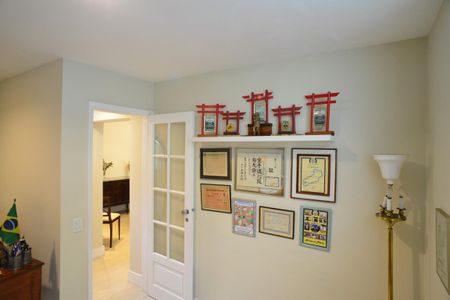 Apartamento à venda com 295m², 4 quartos e 2 vagas Apartamento à venda com 295m², 4 quartos e 2 vagasEscritório