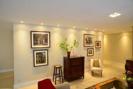 Apartamento à venda com 295m², 4 quartos e 2 vagas Apartamento à venda com 295m², 4 quartos e 2 vagasSala