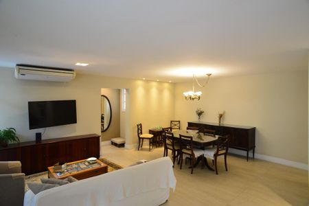 Apartamento à venda com 295m², 4 quartos e 2 vagas Apartamento à venda com 295m², 4 quartos e 2 vagasSala