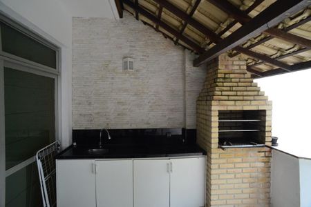 Apartamento à venda com 295m², 4 quartos e 2 vagas Apartamento à venda com 295m², 4 quartos e 2 vagasVaranda da Sala