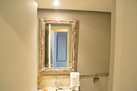 Apartamento à venda com 295m², 4 quartos e 2 vagas Apartamento à venda com 295m², 4 quartos e 2 vagasLavabo