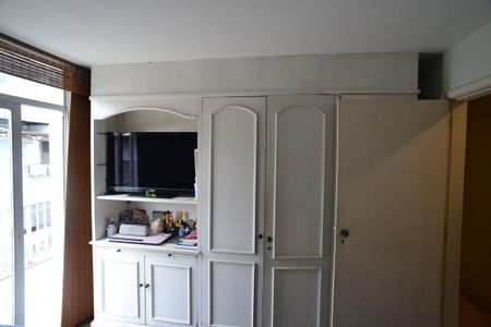 Apartamento à venda com 295m², 4 quartos e 2 vagas Apartamento à venda com 295m², 4 quartos e 2 vagasQuarto 1