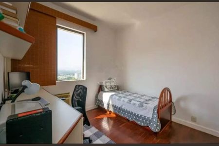 Apartamento à venda com 111m², 3 quartos e 2 vagas Apartamento à venda com 111m², 3 quartos e 2 vagasSuíte