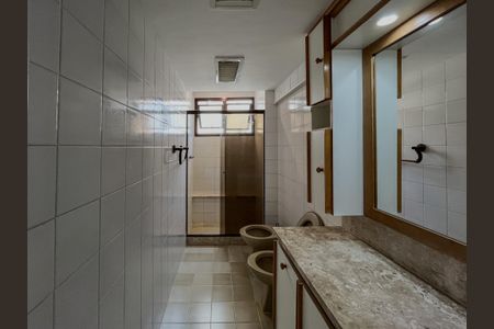 Apartamento à venda com 170m², 4 quartos e 3 vagasBanheiro da suíte