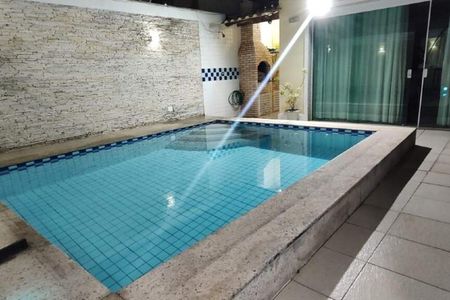 Casa à venda com 322m², 3 quartos e 4 vagas