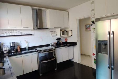Casa à venda com 322m², 3 quartos e 4 vagas