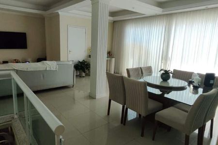 Casa à venda com 322m², 3 quartos e 4 vagas