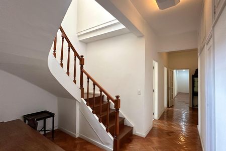 Apartamento à venda com 445m², 7 quartos e 1 vagaEscada