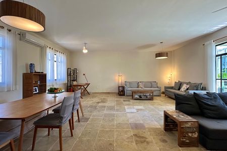 Apartamento à venda com 226m², 4 quartos e 1 vagaSala