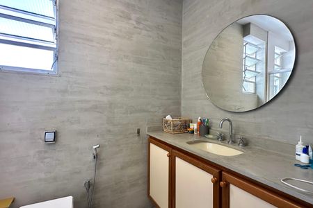 Apartamento à venda com 226m², 4 quartos e 1 vagaBanheiro Social