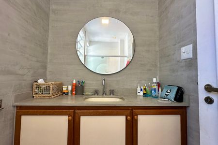 Apartamento à venda com 226m², 4 quartos e 1 vagaBanheiro Social