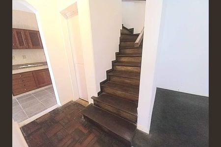 Casa à venda com 111m², 3 quartos e 2 vagas