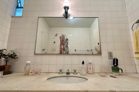 Apartamento à venda com 265m², 4 quartos e 2 vagasBanheiro Social