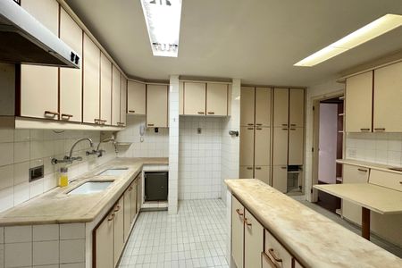 Apartamento à venda com 265m², 4 quartos e 2 vagasCozinha