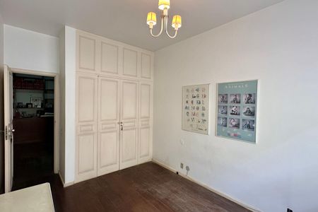 Apartamento à venda com 265m², 4 quartos e 2 vagasQuarto 1