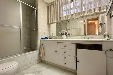 Apartamento à venda com 265m², 4 quartos e 2 vagasBanheiro/Suite