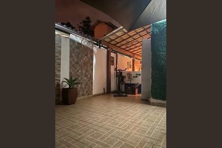 Casa à venda com 200m², 3 quartos e 1 vaga