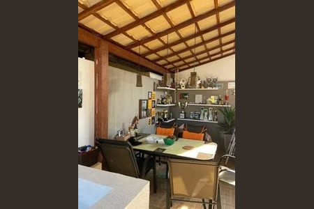 Casa à venda com 200m², 3 quartos e 1 vaga