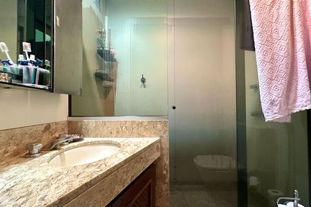 Apartamento à venda com 92m², 2 quartos e 2 vagasBanheiro Social