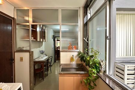 Apartamento à venda com 92m², 2 quartos e 2 vagasÁrea de Serviço