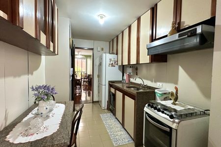 Apartamento à venda com 92m², 2 quartos e 2 vagasCozinha