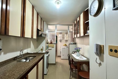 Apartamento à venda com 92m², 2 quartos e 2 vagasCozinha