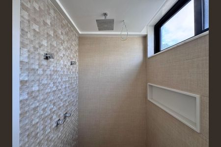 Casa à venda com 402m², 4 quartos e 4 vagasSuíte 4 - Banheiro