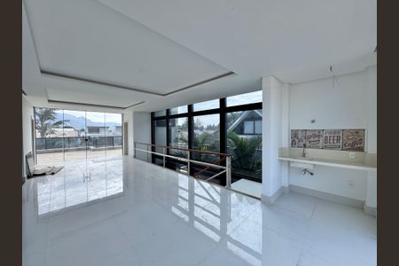 Casa à venda com 402m², 4 quartos e 4 vagasSalão
